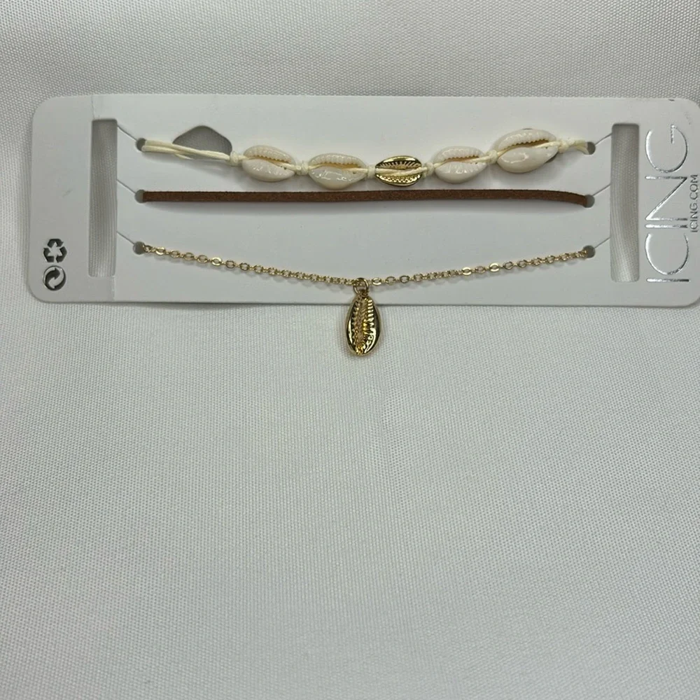 Icing Cowrie Seashell Choker Necklaces Gold